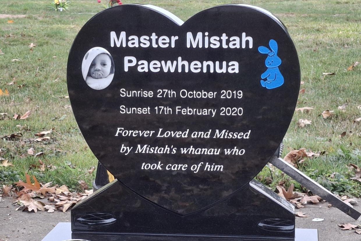 Mista-headstone